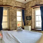 Maison D'azur Bed and Breakfast Αλακάτι