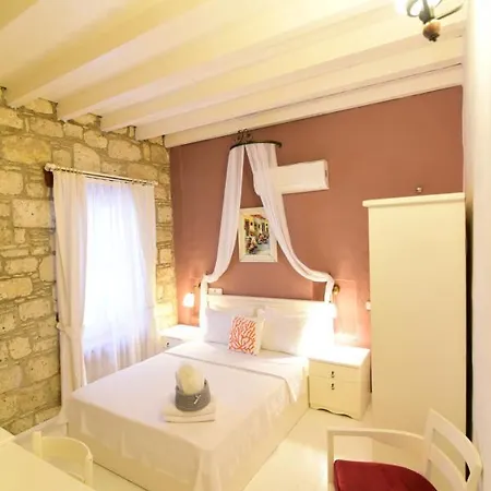 Bed & Breakfast Maison D'azur 2*