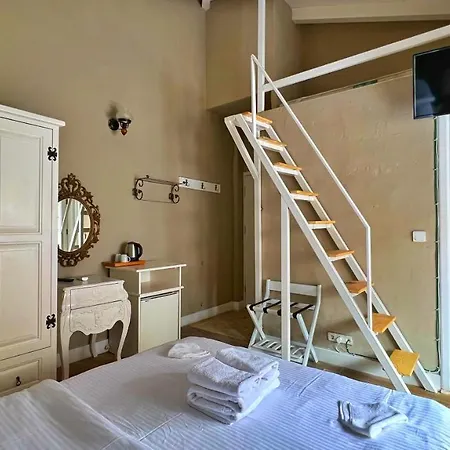 Maison D'azur Bed and breakfast 4*