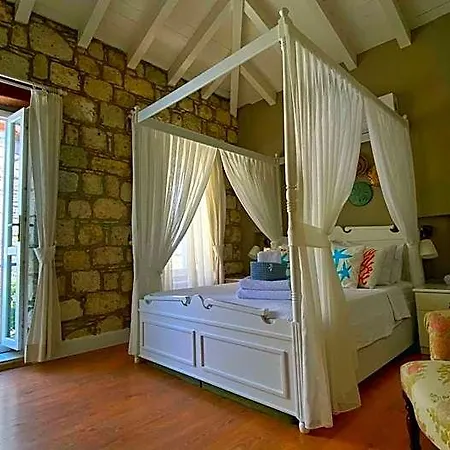 Maison D'azur Bed and breakfast 4*