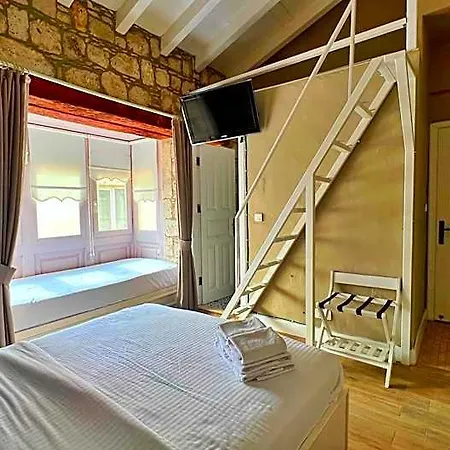 Maison D'azur 4*