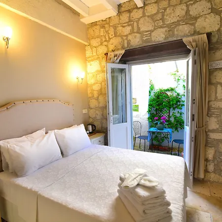 Maison D'azur Bed and breakfast 4*
