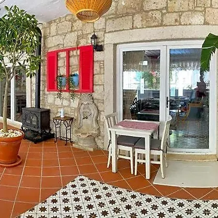 Maison D'azur Bed and breakfast 4*