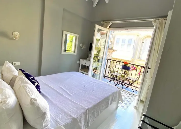 Maison D'azur Bed and breakfast 4*