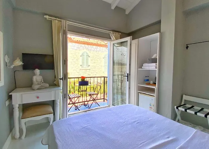 Bed & Breakfast Maison D'azur 4*
